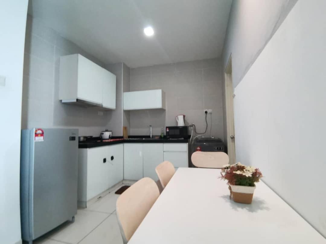 Homestay Kuala Lumpur ; Terminal Tbs ; Bukit Jalil Exterior foto